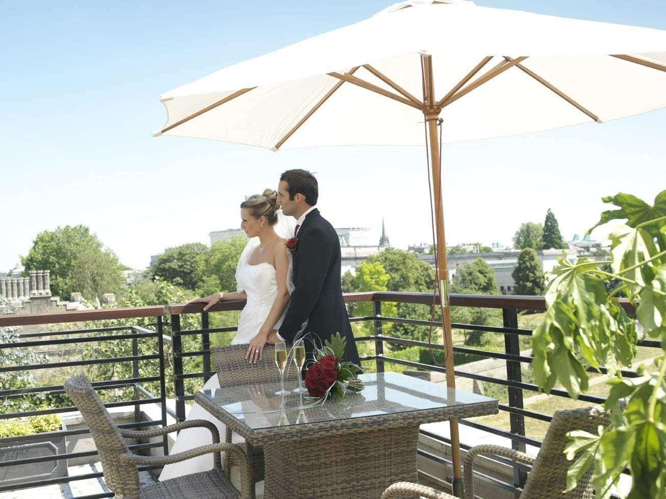 Hotel Doubletree By Hilton Milano Esterno foto