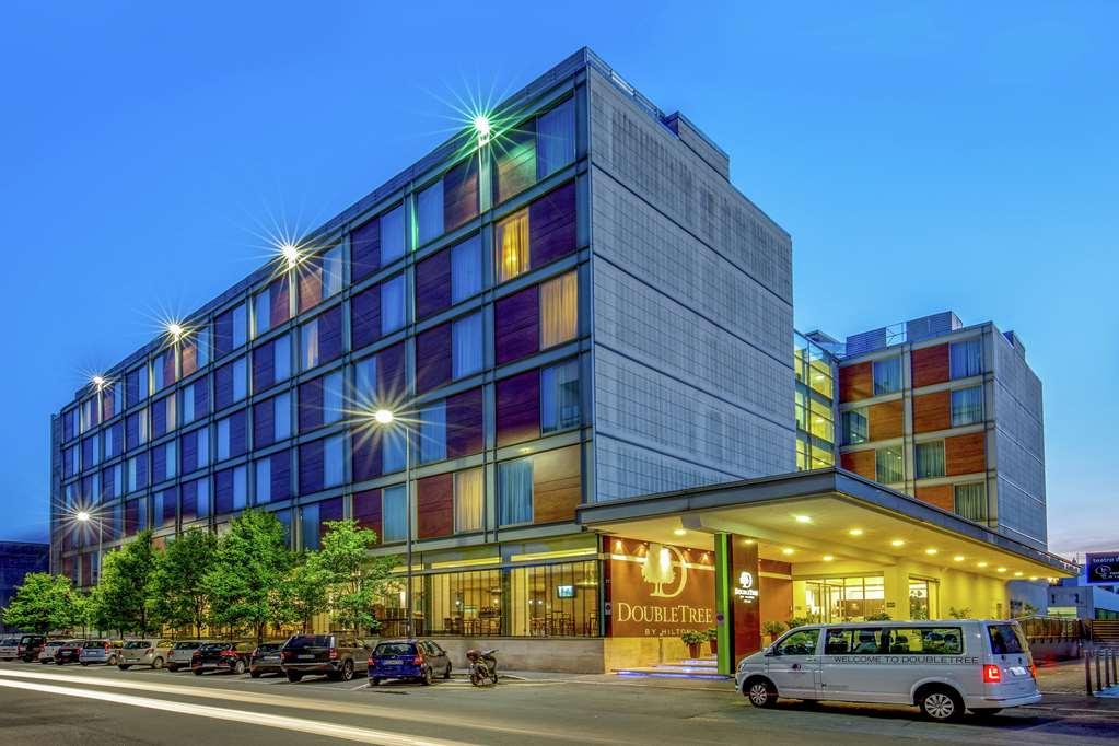 Hotel Doubletree By Hilton Milano Esterno foto
