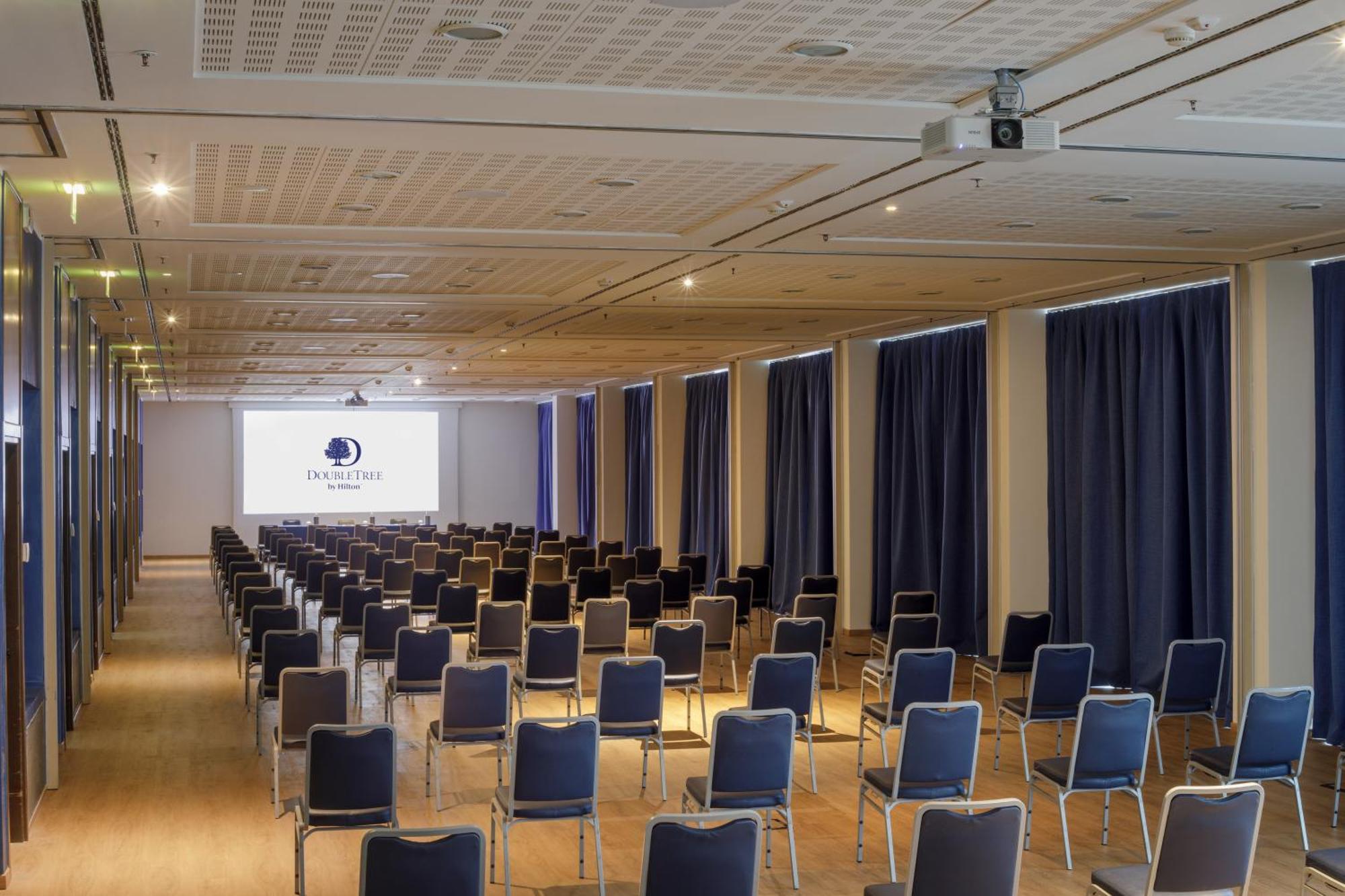 Hotel Doubletree By Hilton Milano Esterno foto