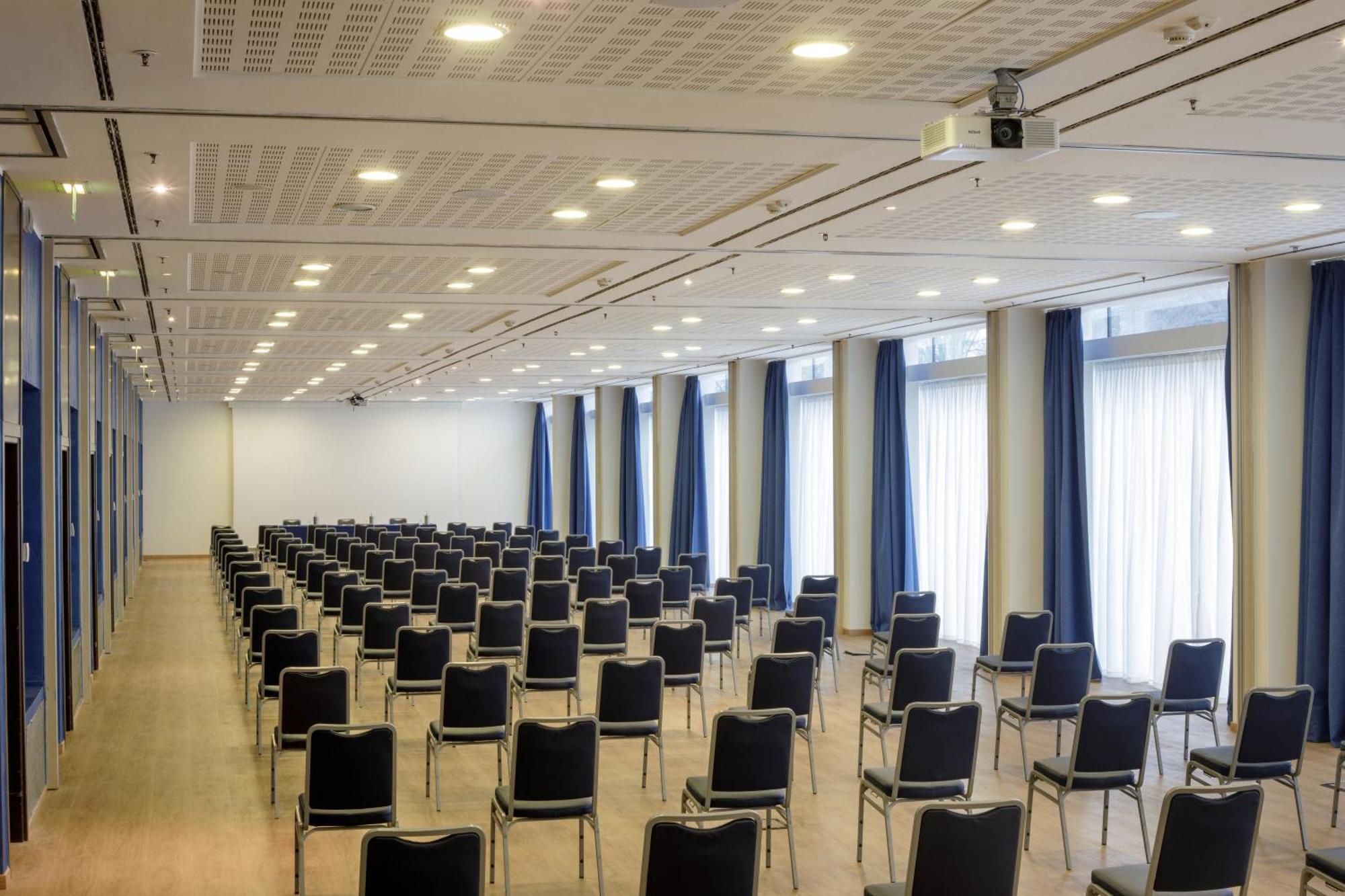 Hotel Doubletree By Hilton Milano Esterno foto