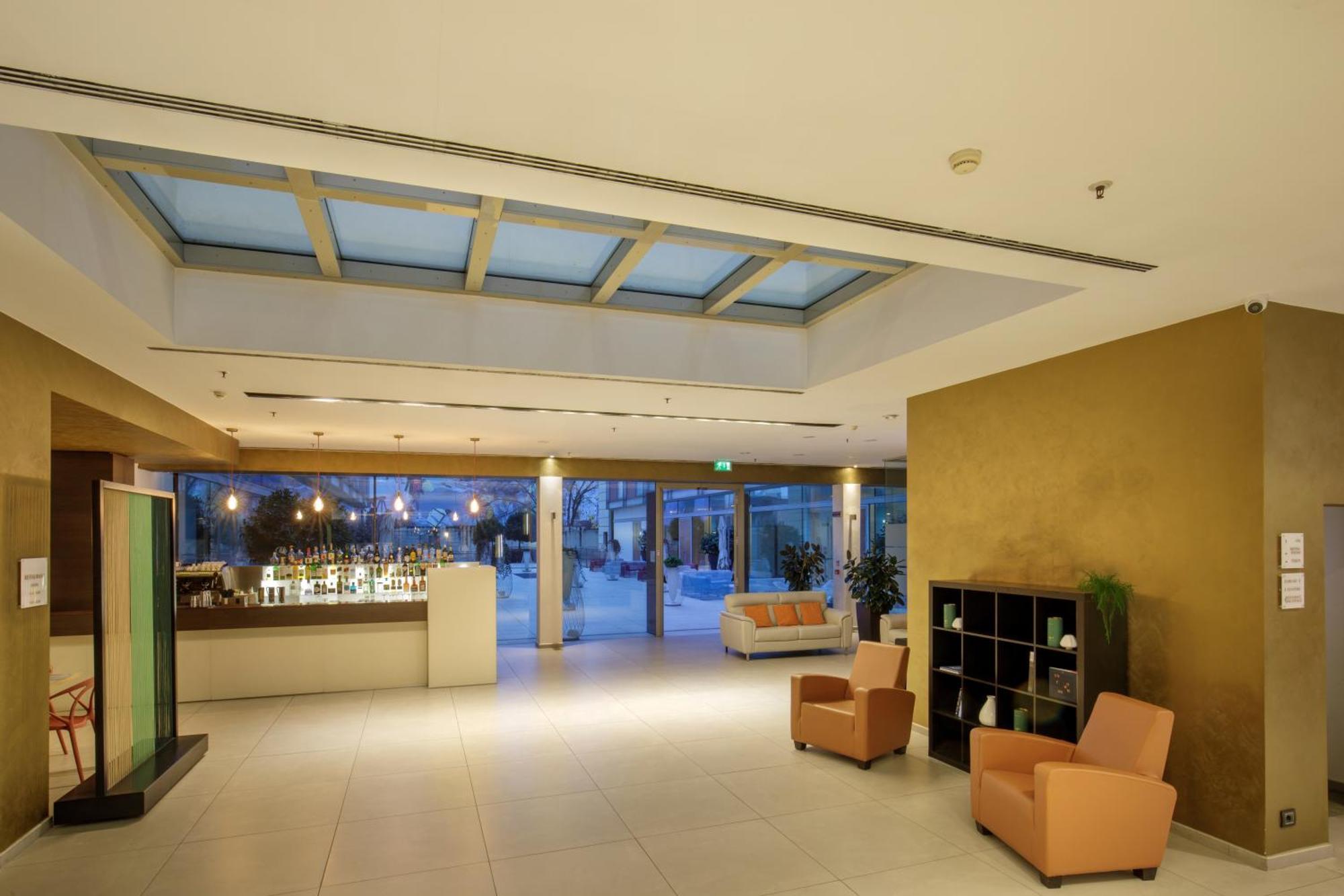 Hotel Doubletree By Hilton Milano Esterno foto