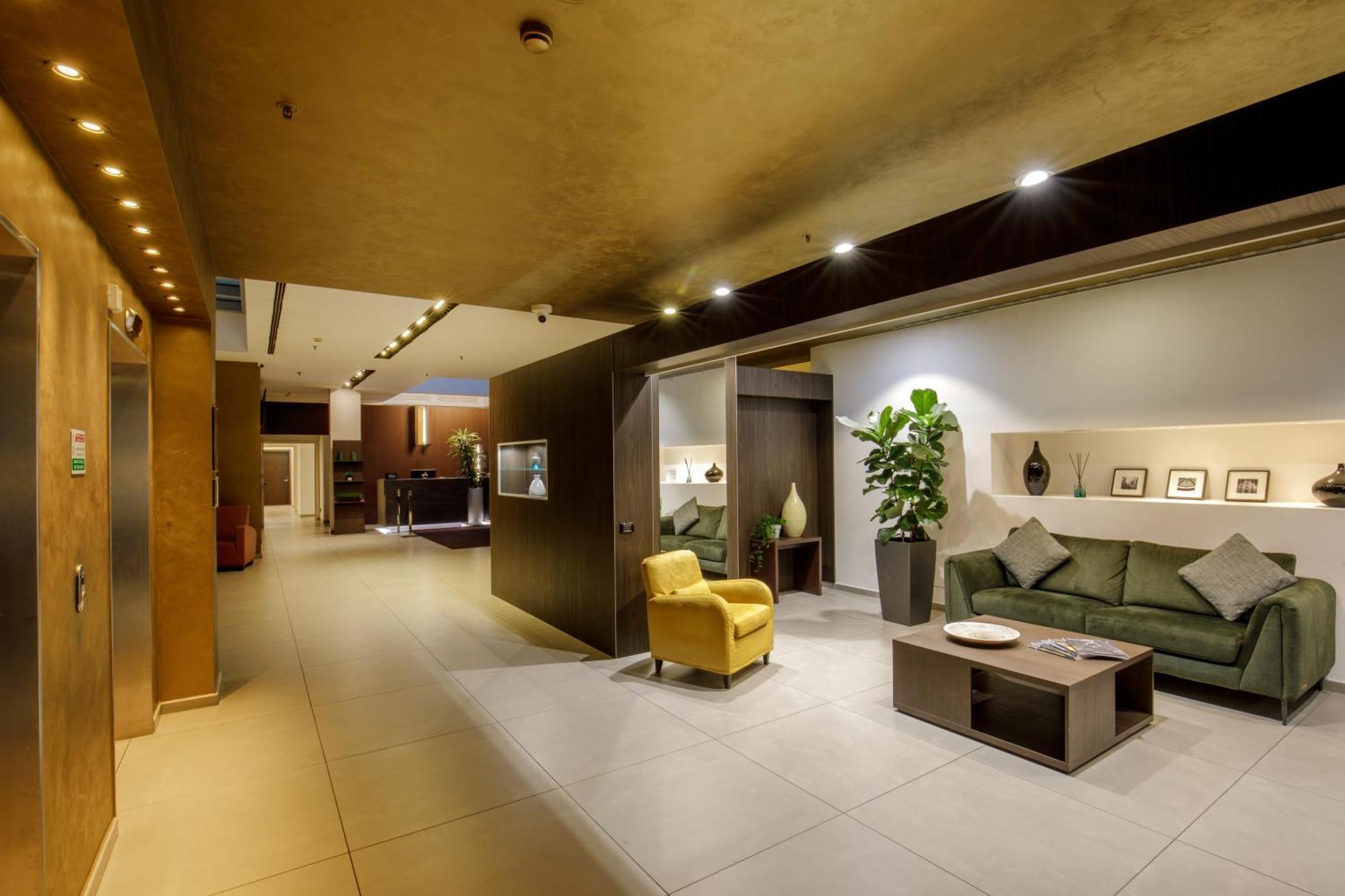Hotel Doubletree By Hilton Milano Esterno foto