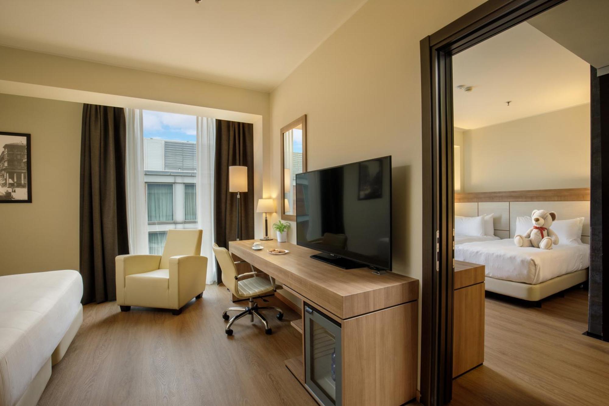 Hotel Doubletree By Hilton Milano Esterno foto