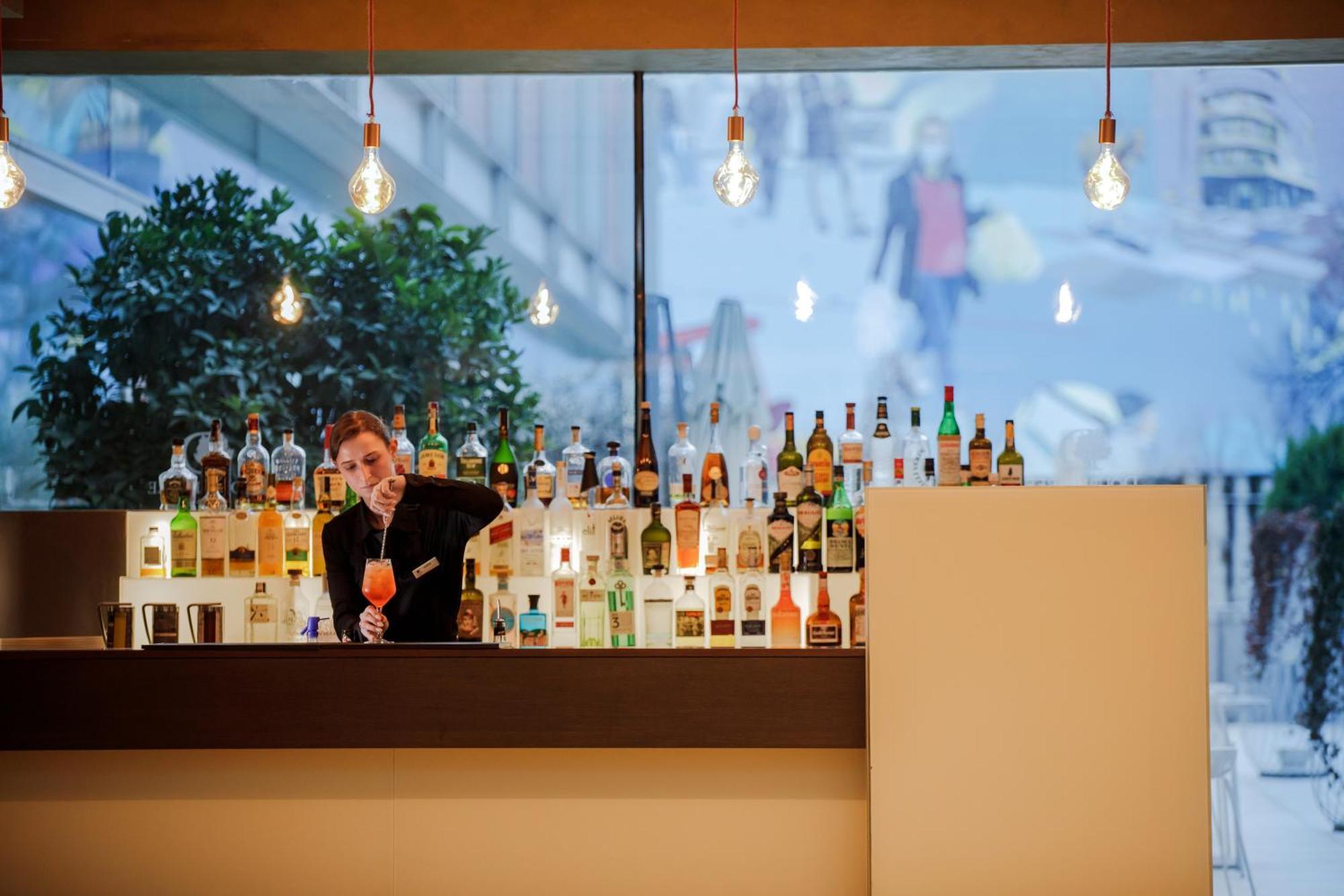 Hotel Doubletree By Hilton Milano Esterno foto