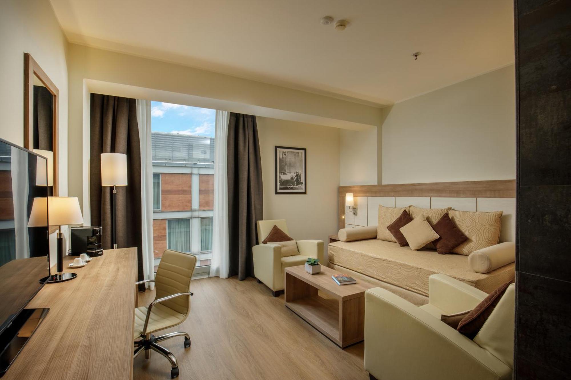 Hotel Doubletree By Hilton Milano Esterno foto